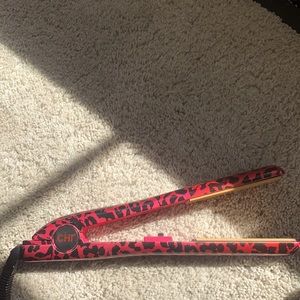 Used CHI hair straightener great condition